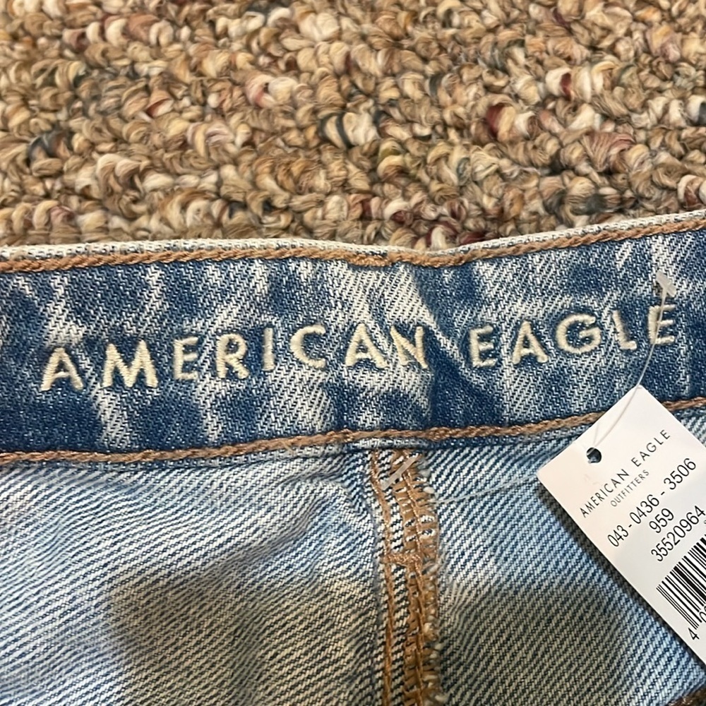 Womens New American Eagle Mom Straight Jean Short High Rise - Picture 3 of 9